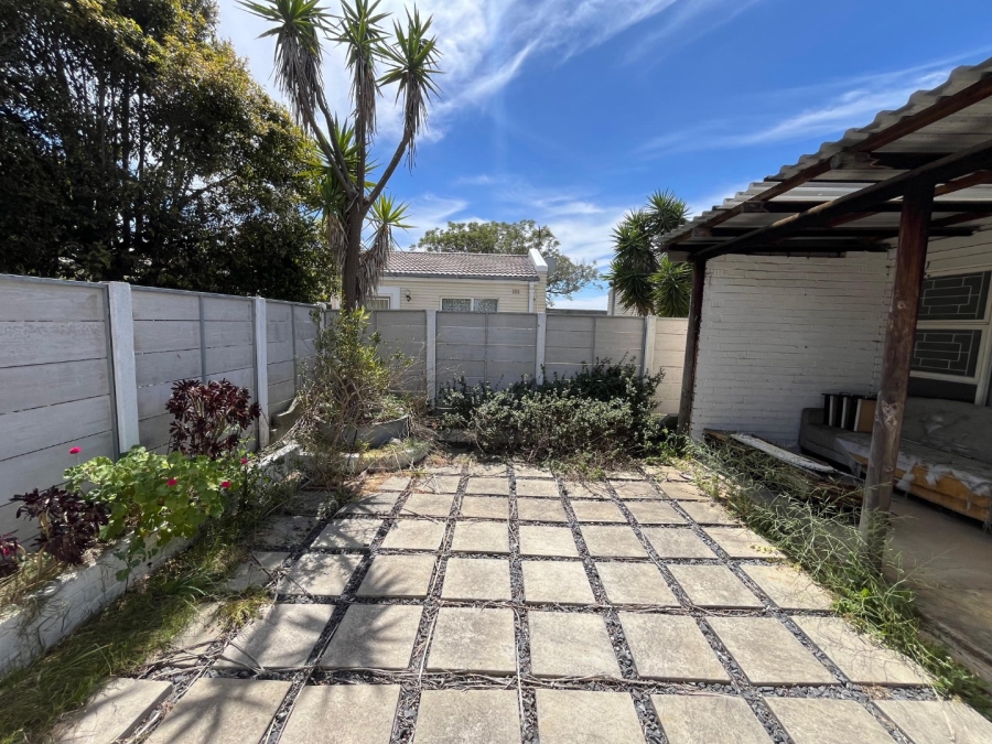 2 Bedroom Property for Sale in Table View Western Cape